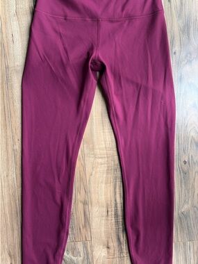Lululemon Woman Size 8 Burgundy Leggings